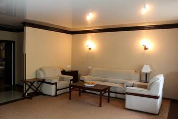 Фото номера Семейный номер Отель Best Western Plus Paradise Hotel Dilijan г. Дилижан 4