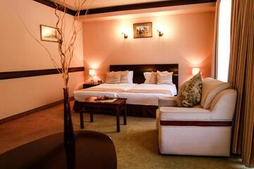 Фото номера Семейный номер Отель Best Western Plus Paradise Hotel Dilijan г. Дилижан 11