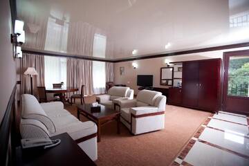 Фото номера Улучшенный люкс Отель Best Western Plus Paradise Hotel Dilijan г. Дилижан 2